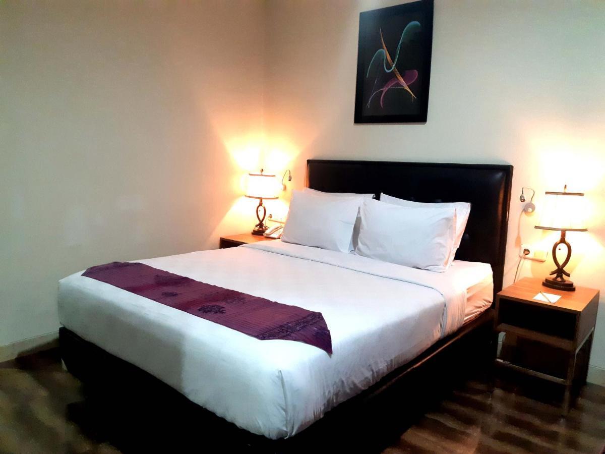 Pacific Hotel อัมบอน ภายนอก รูปภาพ