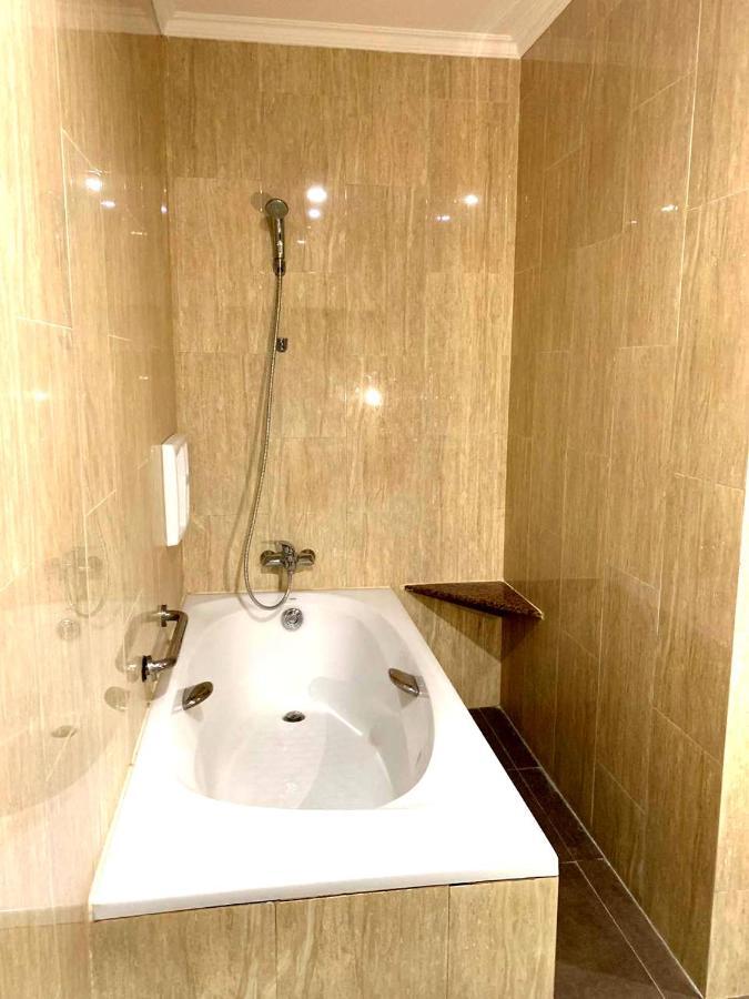 Pacific Hotel อัมบอน ภายนอก รูปภาพ