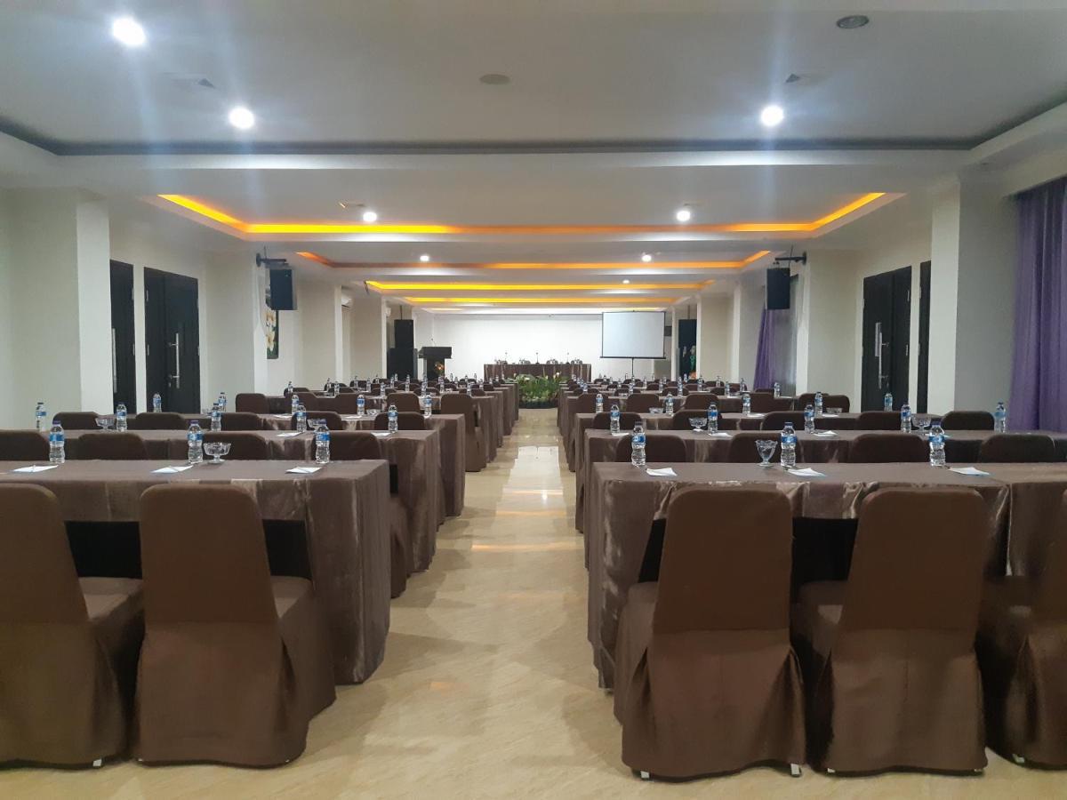 Pacific Hotel อัมบอน ภายนอก รูปภาพ